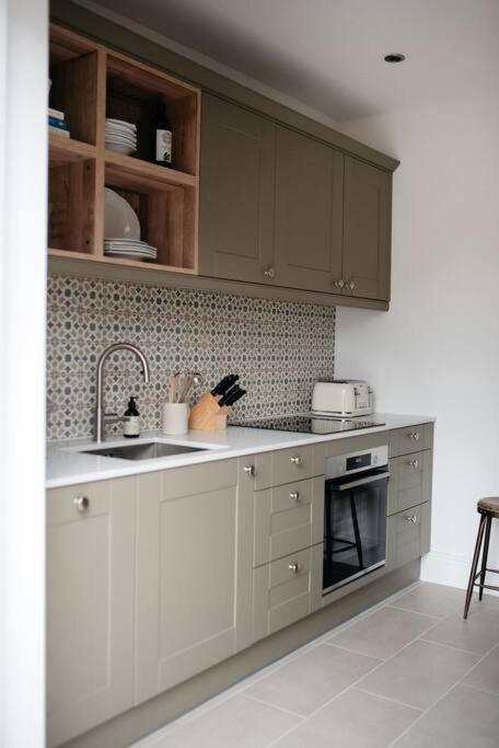 3 Bedroom House In Kew Gardens Richmond  Exteriör bild