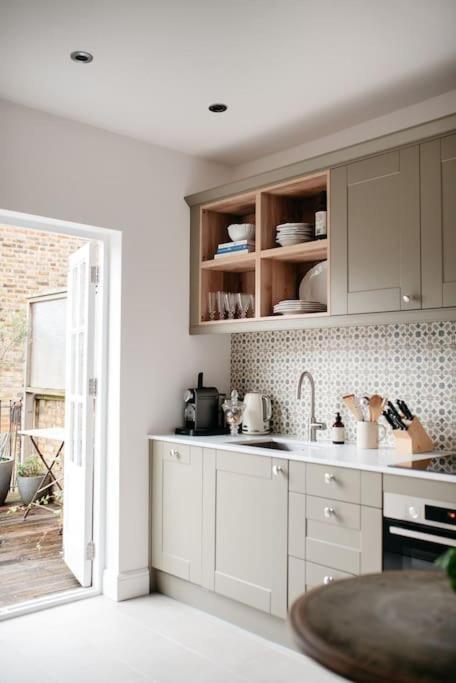 3 Bedroom House In Kew Gardens Richmond  Exteriör bild